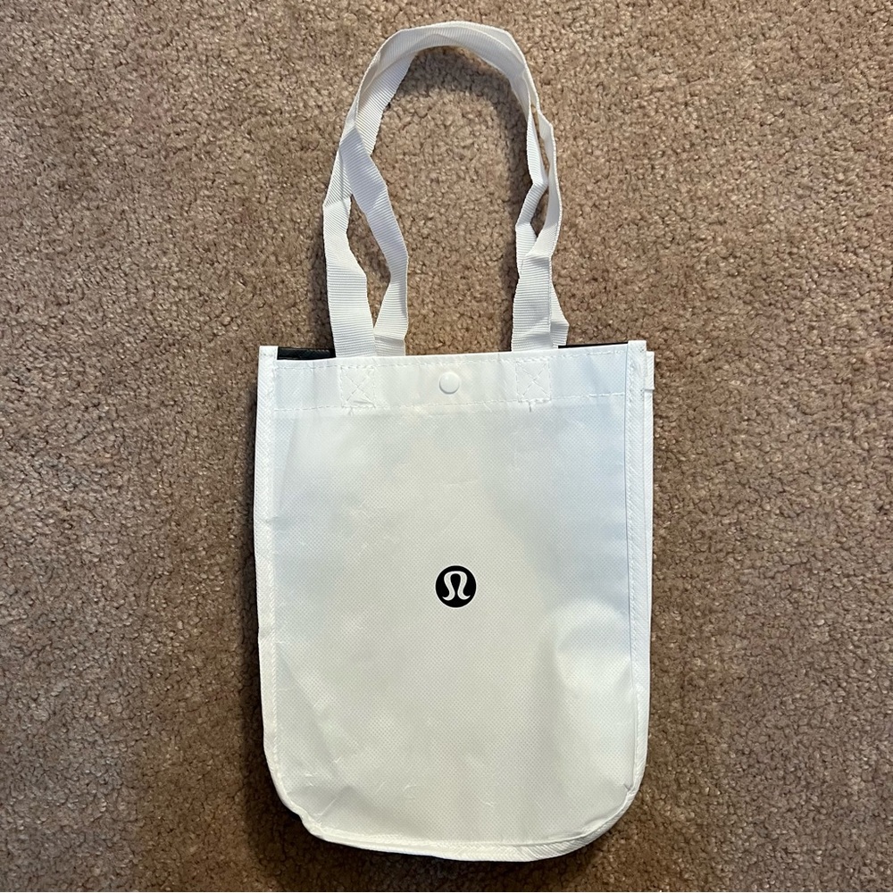 Lululemon White and Black small tote
